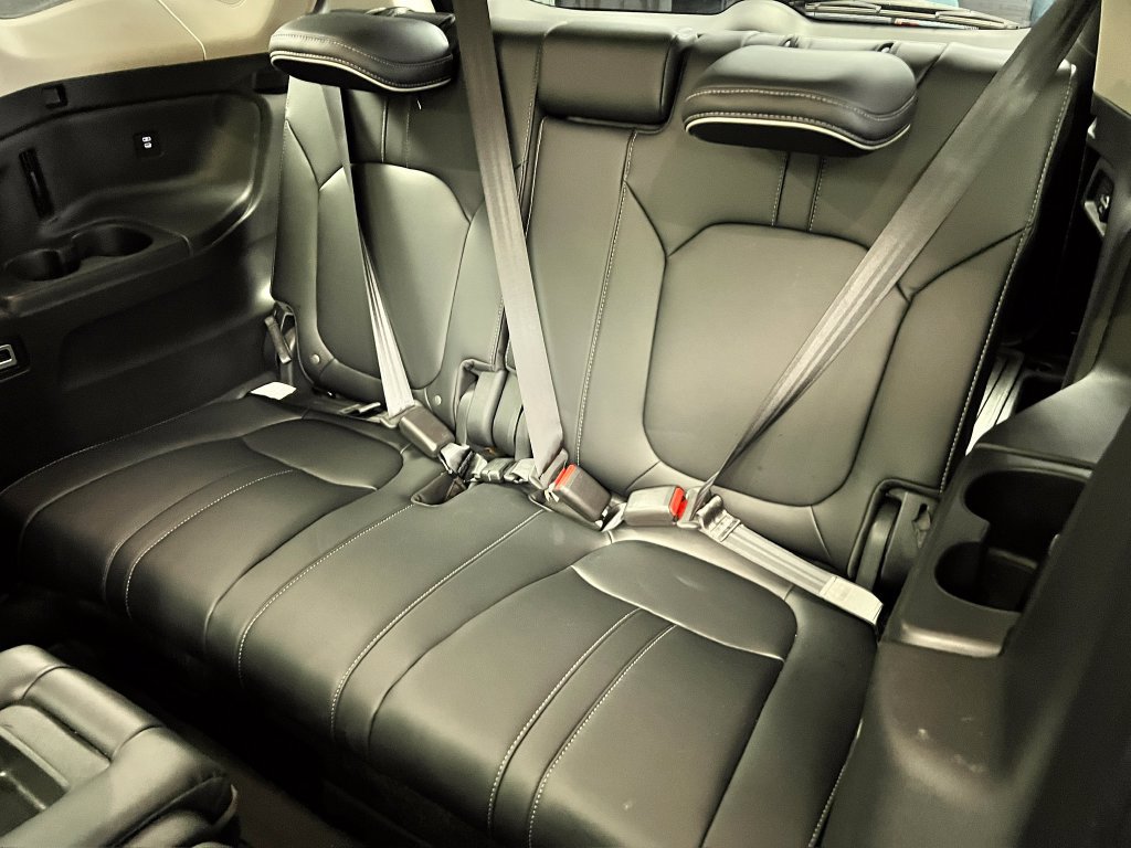 Used 2025 Honda Pilot Elite image 22