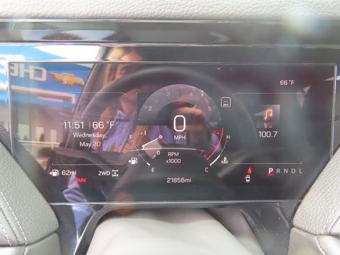 Used 2025 GMC Yukon XL Denali AWD/4WD image 21