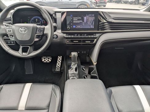 Used 2025 Toyota Camry SE image 25