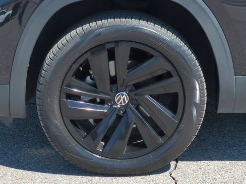 Used 2022 Volkswagen Atlas Cross Sport SE AWD/4WD image 43
