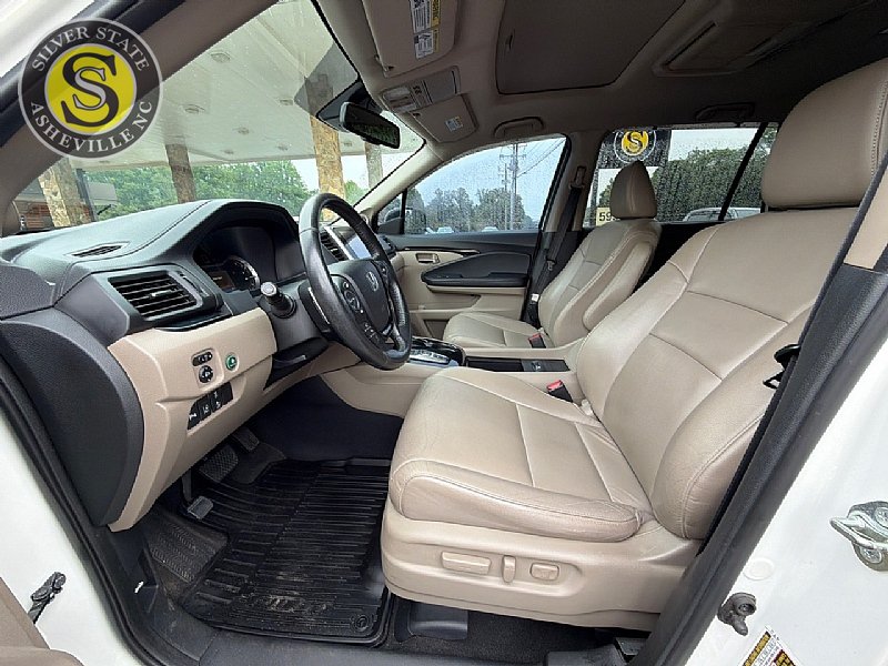 Used 2016 Honda Pilot Touring image 11