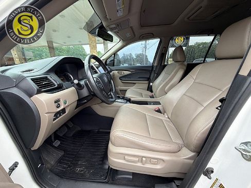 Used 2016 Honda Pilot Touring image 11