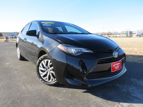 Used 2017 Toyota Corolla L image 2