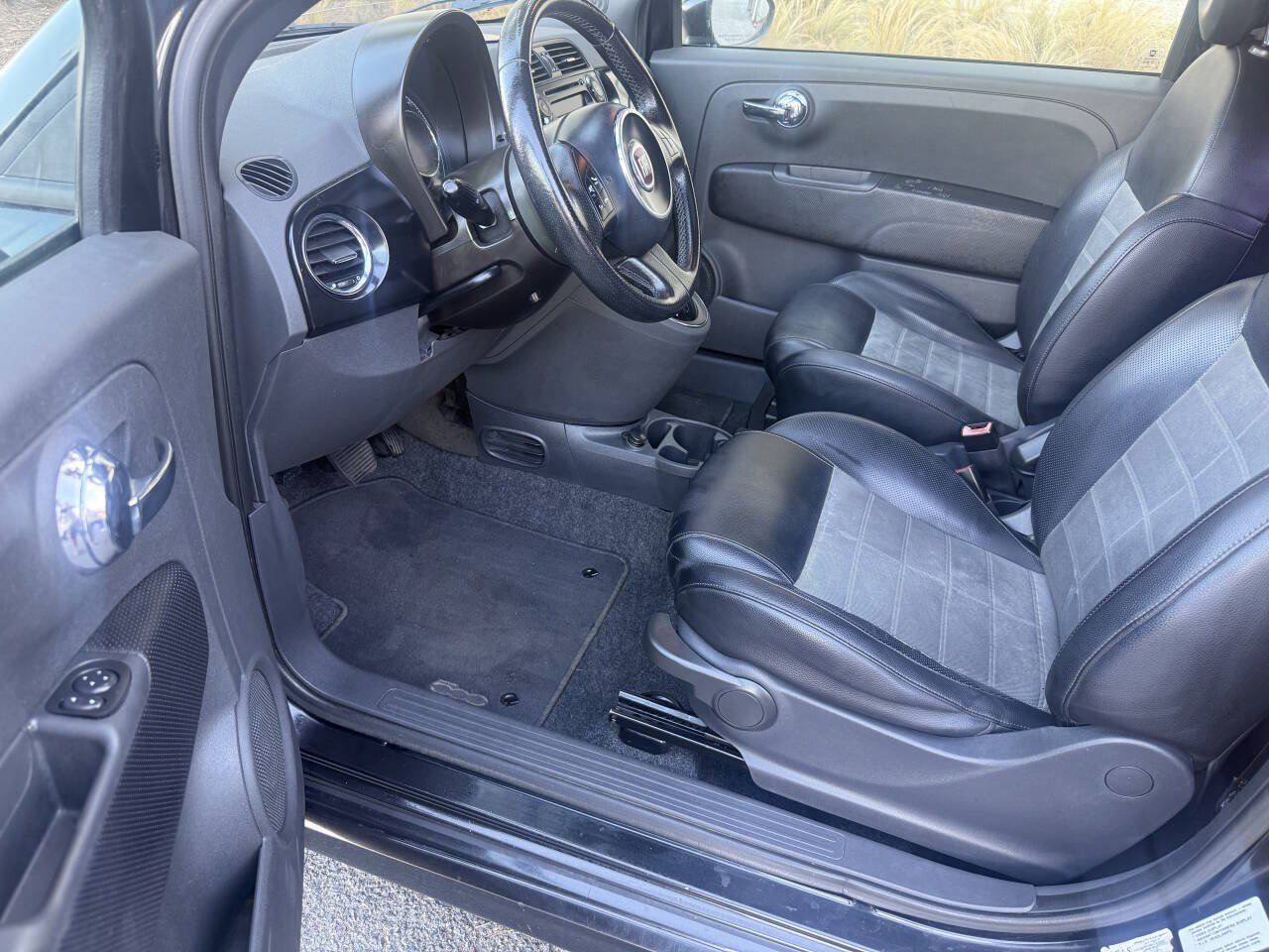 Used 2012 FIAT 500 Sport w/ Safety & Convenience Pkg FWD image 9