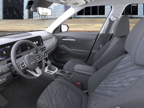 New 2026 Kia Seltos LX FWD image 19