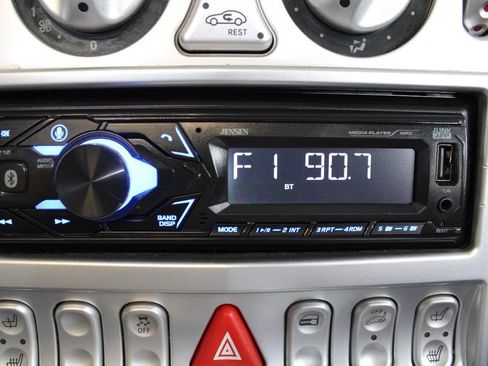 Used 2005 Chrysler Crossfire SRT-6 RWD image 19