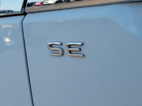Used 2025 Volkswagen Atlas SE FWD image 6