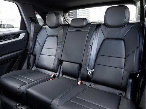 Certified 2026 Porsche Cayenne image 27