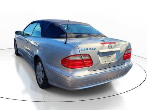 Used 2000 Mercedes-Benz CLK 320 Cabriolet image 4