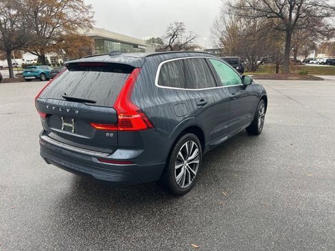Used 2022 Volvo XC60 B5 Momentum w/ Protection Package Premier image 5