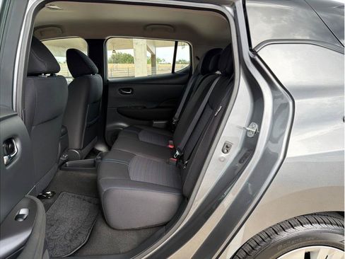 Used 2025 Nissan Leaf S FWD image 11