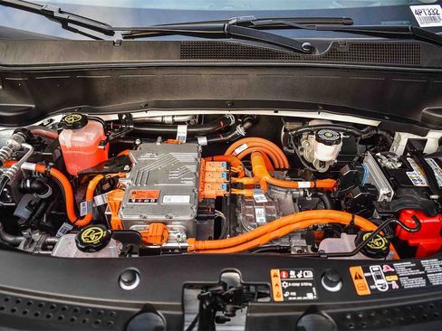 Used 2023 Chevrolet Bolt EUV LT w/ Convenience Package image 25