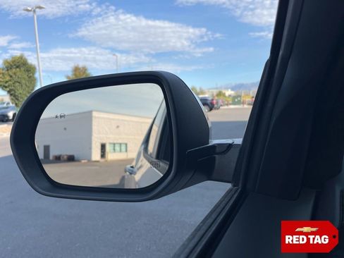 New 2026 Chevrolet Equinox LT w/ Convenience Package II image 4