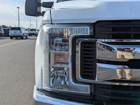 Used 2019 Ford F250 XL w/ STX Appearance Package image 40