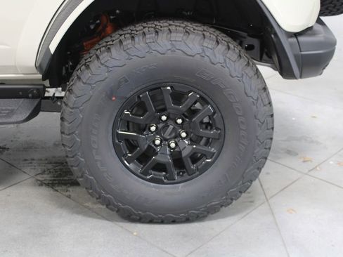 New 2025 Ford Bronco Raptor image 18