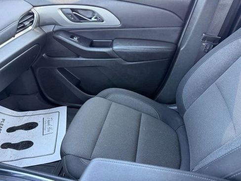 Used 2023 Chevrolet Traverse LT FWD image 21