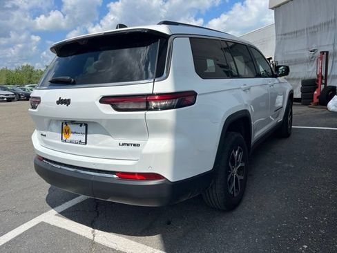 Used 2023 Jeep Grand Cherokee L Limited w/ Luxury Tech Group II AWD/4WD image 5