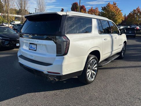 Used 2025 Chevrolet Suburban High Country image 5