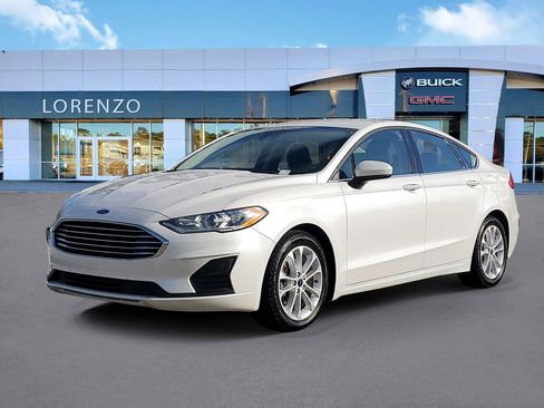 Used 2019 Ford Fusion SE image 1