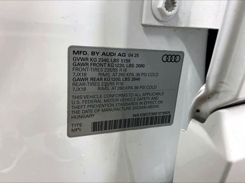 Certified 2025 Audi Q3 2.0T Premium image 36