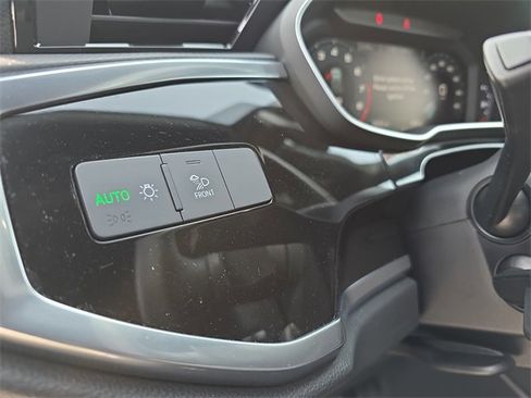 Used 2025 Audi Q3 2.0T Premium Plus w/ Premium Plus Package image 29