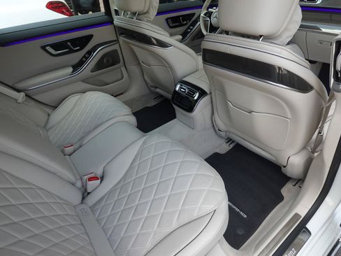 Used 2025 Mercedes-Benz S 580e 4MATIC Sedan image 15