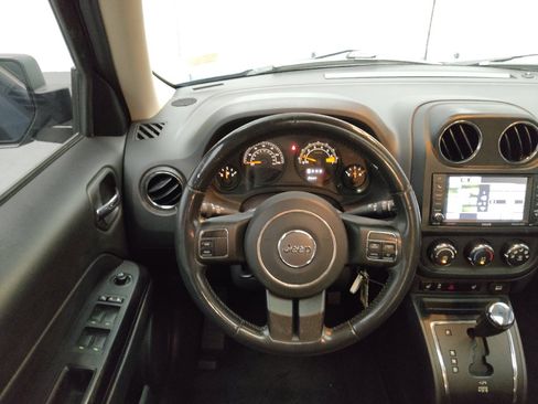 Used 2017 Jeep Patriot High Altitude FWD image 22