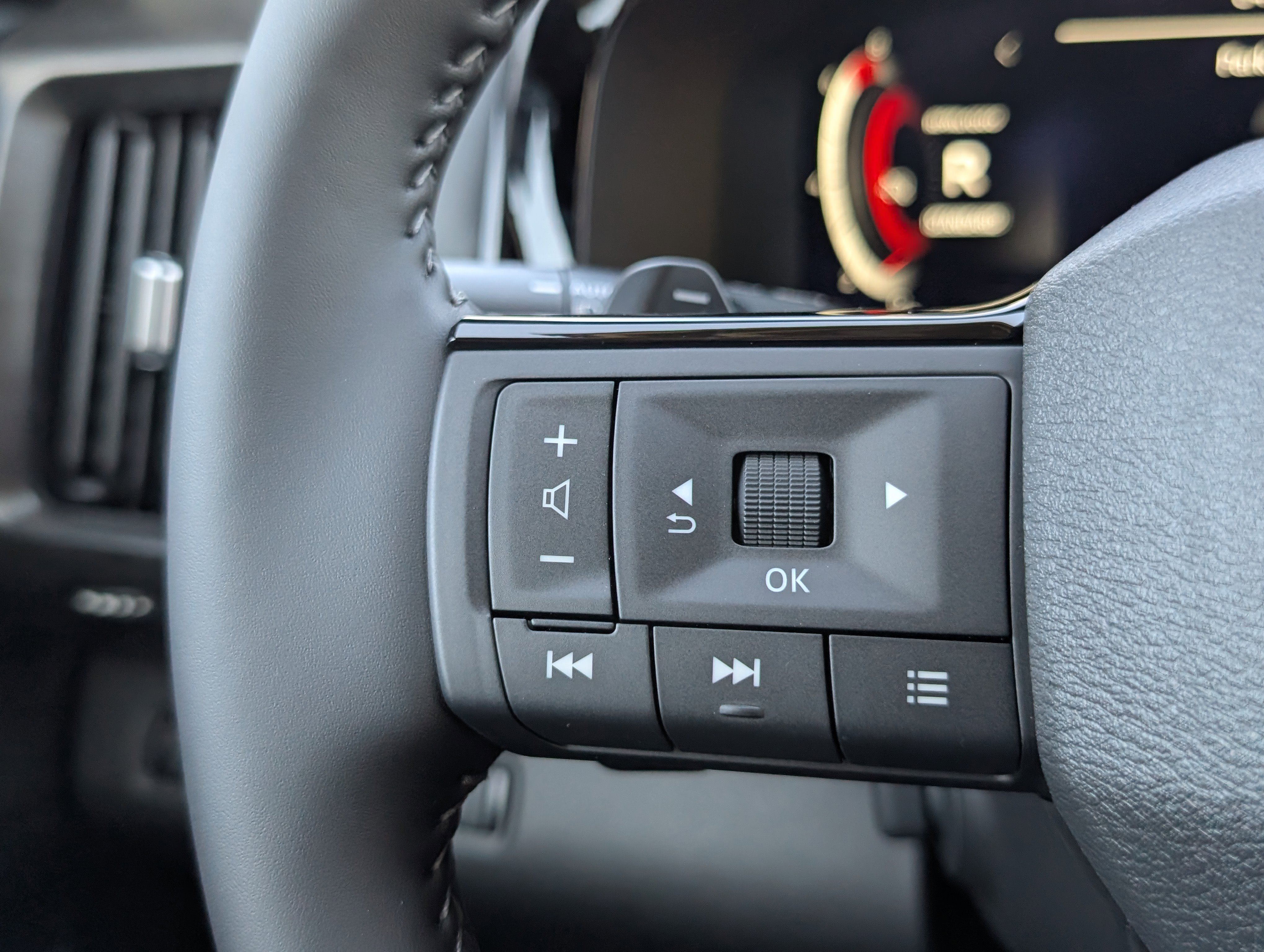 New 2026 Nissan Pathfinder Platinum w/ Accent Package FWD image 13
