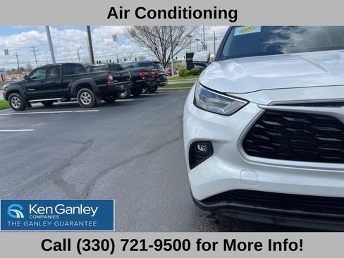Used 2023 Toyota Highlander XLE AWD/4WD image 17