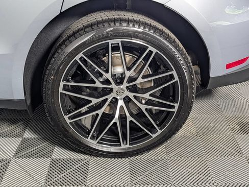 New 2026 Porsche Macan AWD/4WD image 12