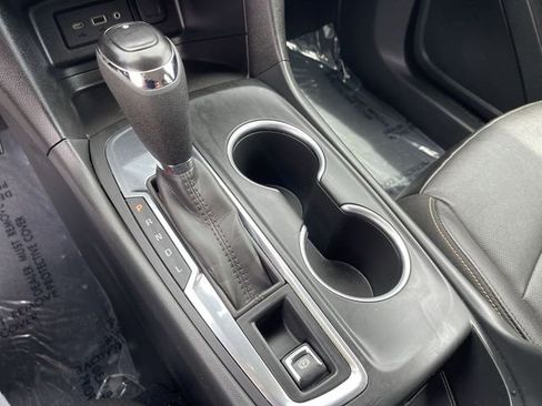Used 2021 Chevrolet Equinox LT FWD image 22