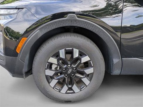 Used 2025 Hyundai Santa Cruz SEL FWD image 14