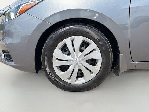Used 2020 Nissan Versa S FWD image 32