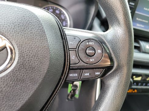 Used 2020 Toyota RAV4 LE w/ Carpet Mat Package FWD image 22