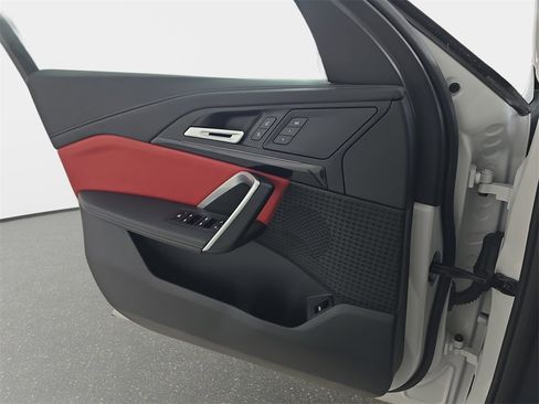 Used 2025 BMW X1 xDrive28i w/ Convenience Package image 29