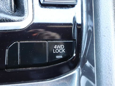 Used 2024 Jeep Compass Latitude AWD/4WD image 39