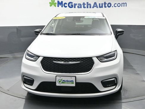 Used 2024 Chrysler Pacifica Limited FWD image 6
