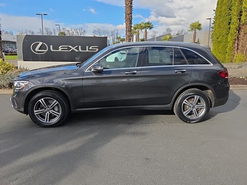 Used 2020 Mercedes-Benz GLC 300 4MATIC image 2