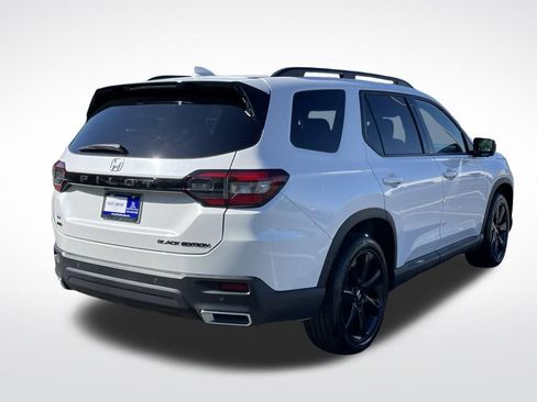 Certified 2025 Honda Pilot Black Edition image 6