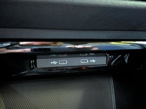 Certified 2025 Volkswagen Golf w/ Euro Style Package AWD/4WD image 39