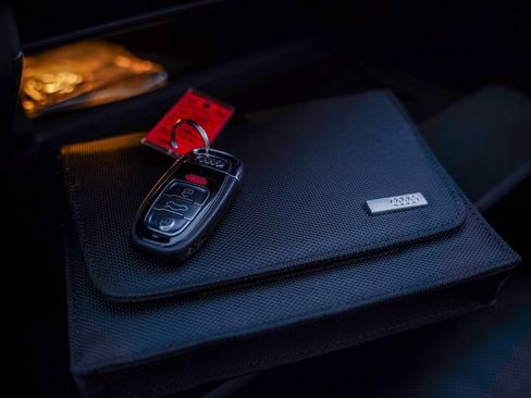 Used 2018 Audi A8 L 4.0T image 31