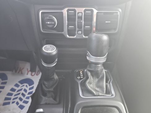 Used 2021 Jeep Wrangler Unlimited Sport image 9