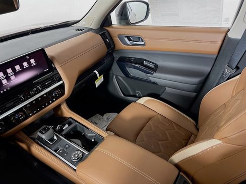 New 2026 Nissan Pathfinder Platinum AWD/4WD image 20