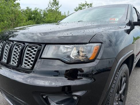 Used 2020 Jeep Grand Cherokee Altitude AWD/4WD image 9