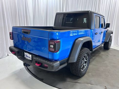 Used 2024 Jeep Gladiator Rubicon w/ Technology Group AWD/4WD image 27