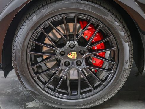 Certified 2023 Porsche Cayenne GTS AWD/4WD image 13