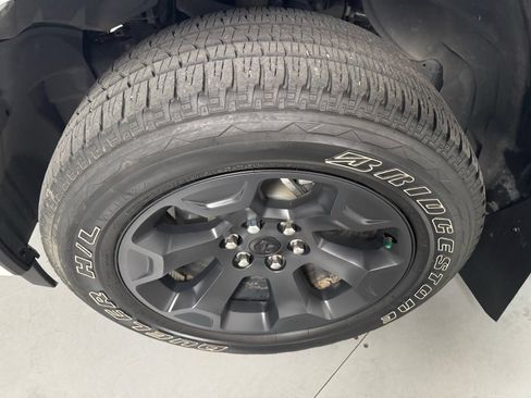 Used 2025 RAM 1500 Big Horn AWD/4WD image 9