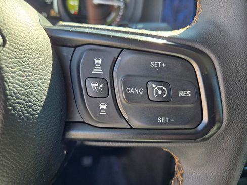 Used 2024 Jeep Wrangler Unlimited image 16