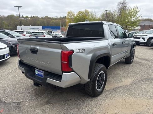 Used 2024 Toyota Tacoma TRD Off-Road AWD/4WD image 7