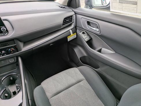 New 2026 Nissan Rogue SV FWD image 17